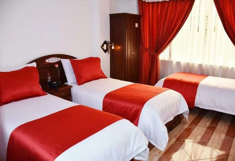 Economy Triple Room, Plaza Victoria