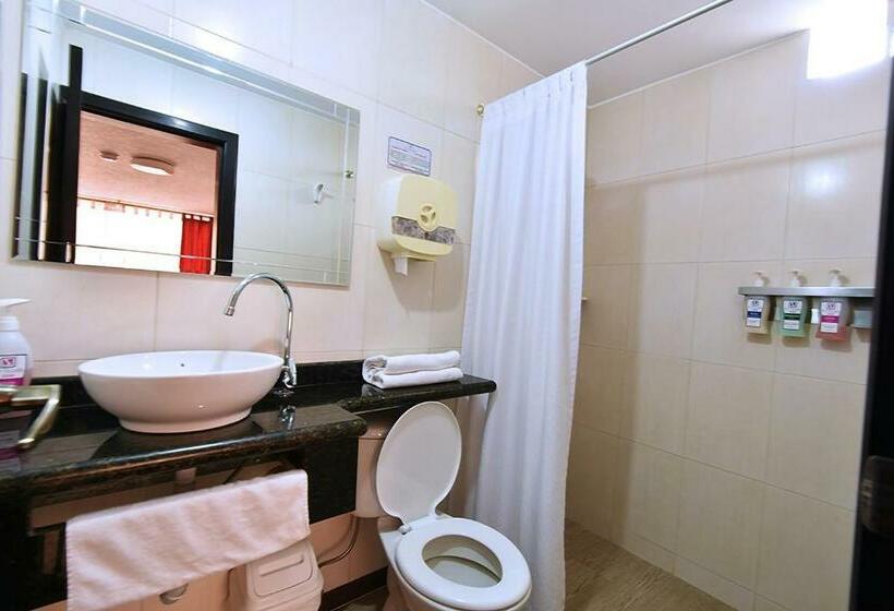 이코노미 트리플 룸, Plaza Victoria