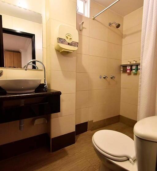 이코노미 트리플 룸, Plaza Victoria