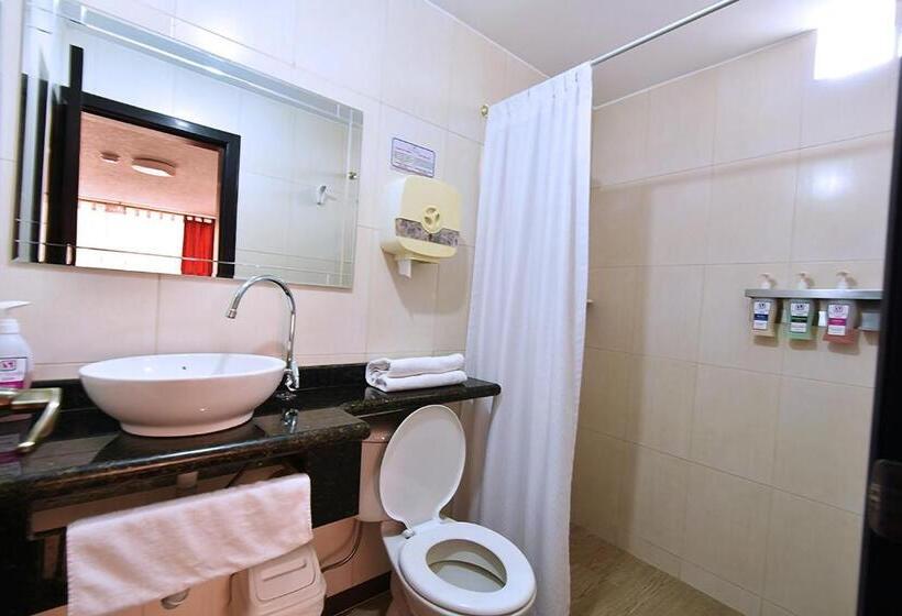 패밀리 룸, Plaza Victoria