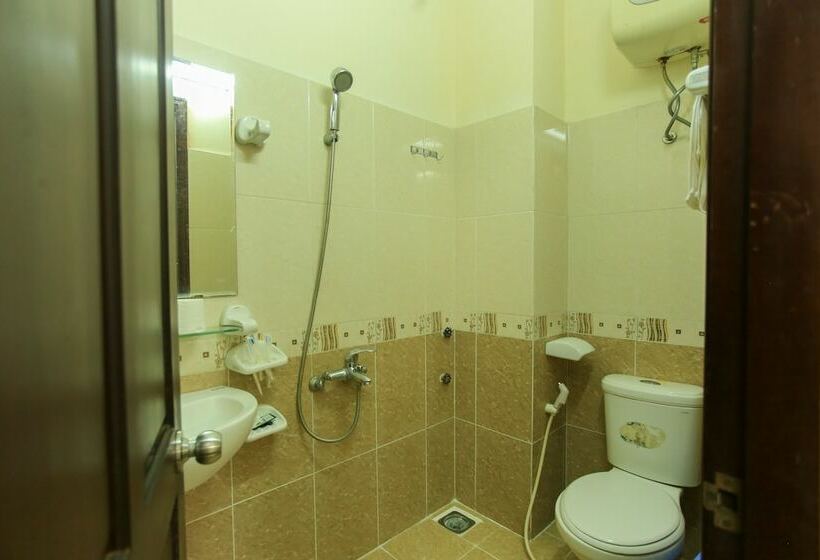 اتاق استاندارد, Tay Hai 2