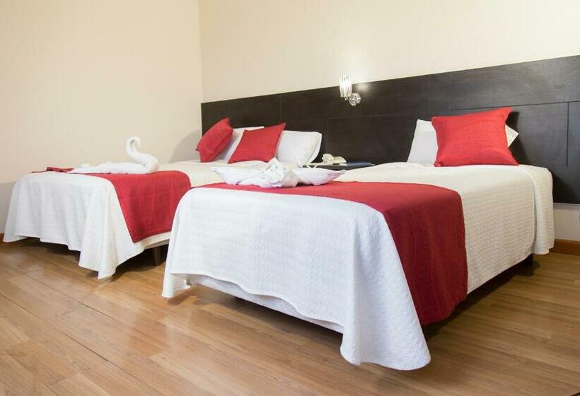 اتاق استاندارد سه نفره, Versailles