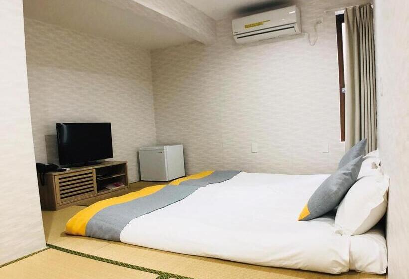 غرفة قياسية ثلاثية, Victoria