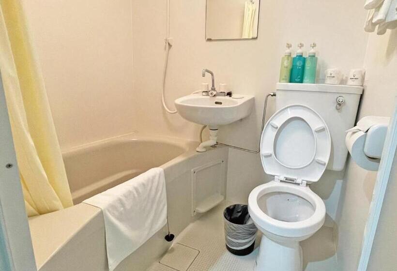 غرفة قياسية ثلاثية, Victoria