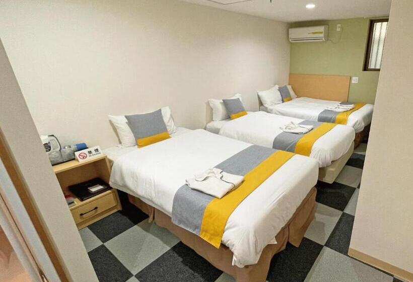 חדר סטנדרט לשלושה, Victoria