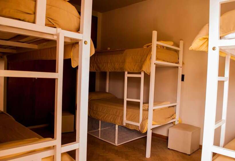 带共用卧室公用房间的床, Loica Hostel