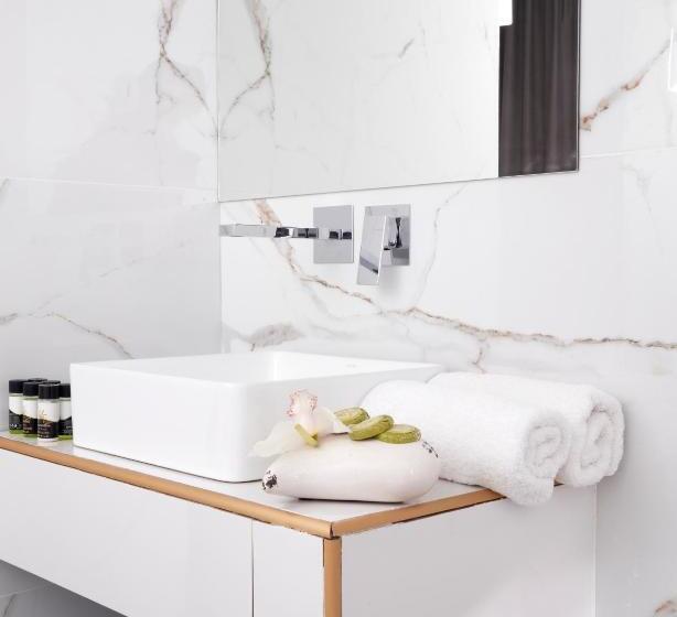 סוויטה עם מרפסת, Atlas Suites