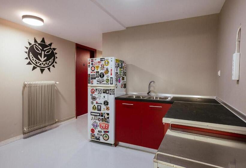 سرير فى غرفة مشتركه, Stay Hybrid Hostel