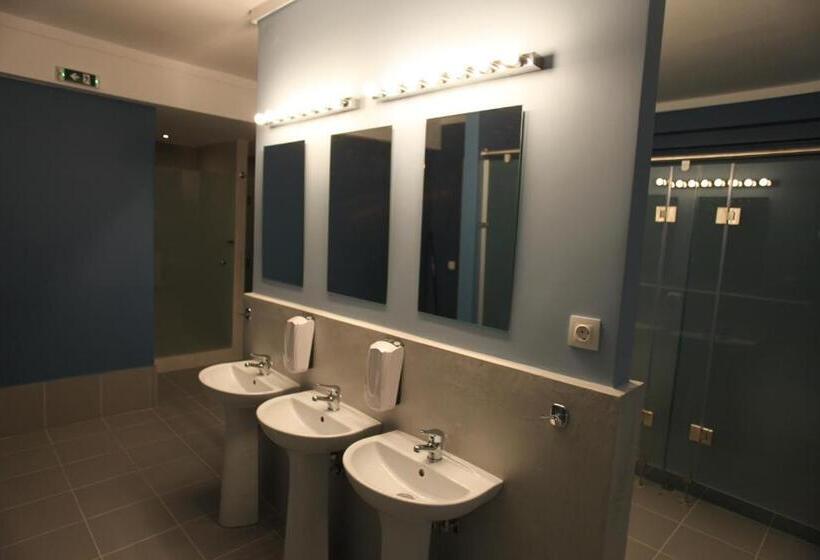 سرير فى غرفة مشتركه, Stay Hybrid Hostel