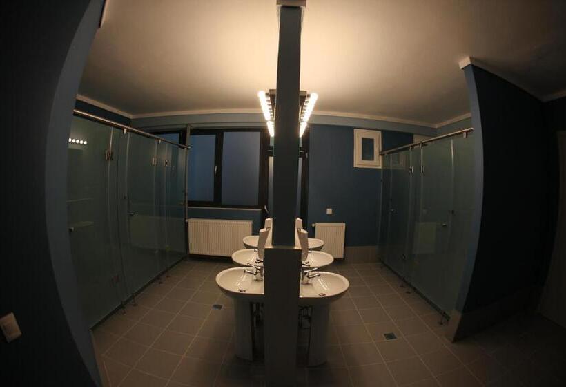 سرير فى غرفة مشتركه, Stay Hybrid Hostel