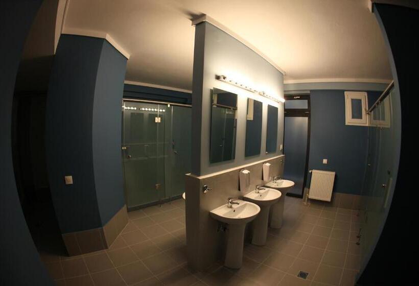 سرير فى غرفة مشتركه, Stay Hybrid Hostel