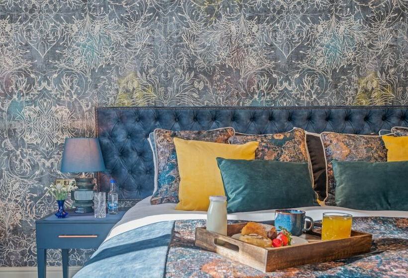 デラックスルーム, The Ley Arms