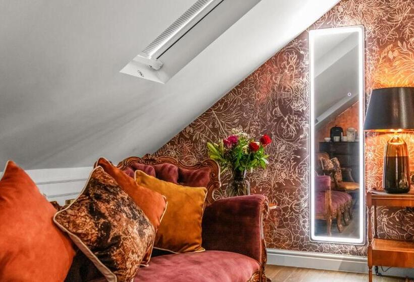 デラックスルーム, The Ley Arms