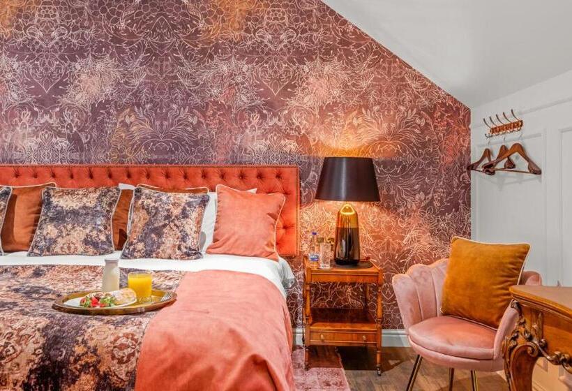 デラックスルーム, The Ley Arms