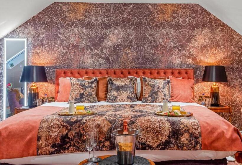 デラックスルーム, The Ley Arms