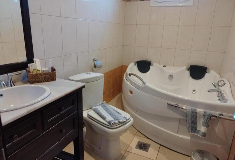 سوییت جونیور, Pozar Salt Cave Hotel Spa