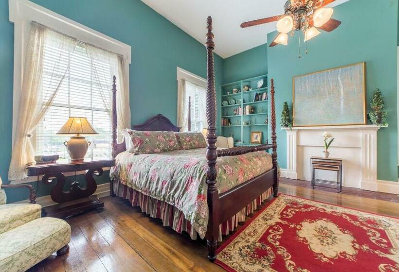 חדר דלוקס עם מיטת קינג, Bourbon Manor Bed & Breakfast Inn