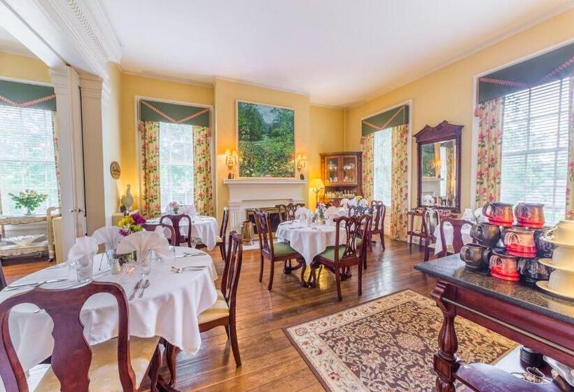 جناح سوبيريور, Bourbon Manor Bed & Breakfast Inn