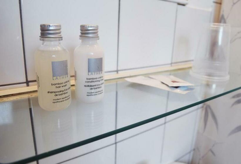 スタンダードルーム, Condo & Motel Des Berges