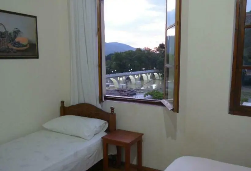 اتاق استاندارد با سرویس بهداشتی مشترک, Guesthouse & Hostel Lorenc