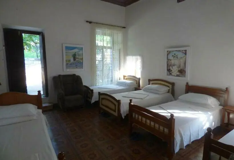 تختخواب در اتاق مشترک, Guesthouse & Hostel Lorenc