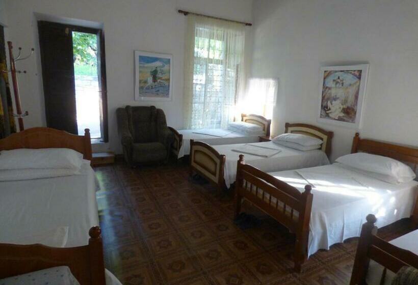 מיטה בחדר משותף, Guesthouse & Hostel Lorenc