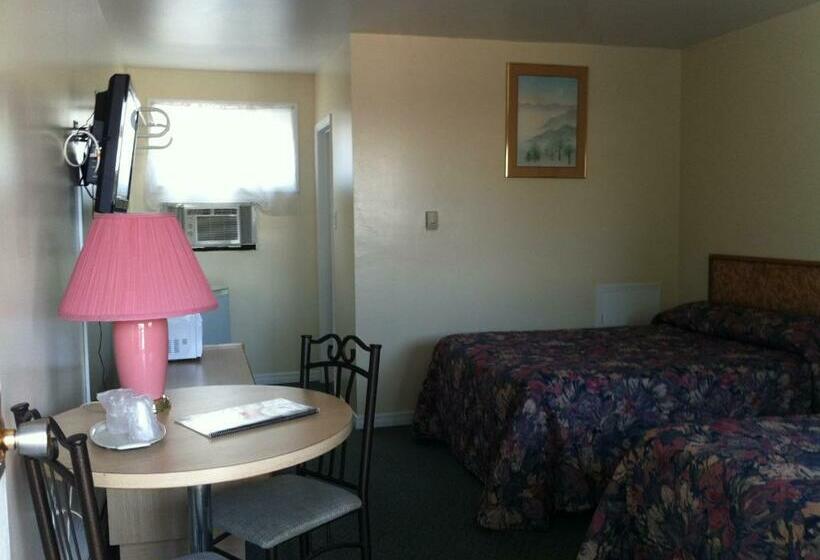 带2个双人床的标准工作室, Hilltop Motel