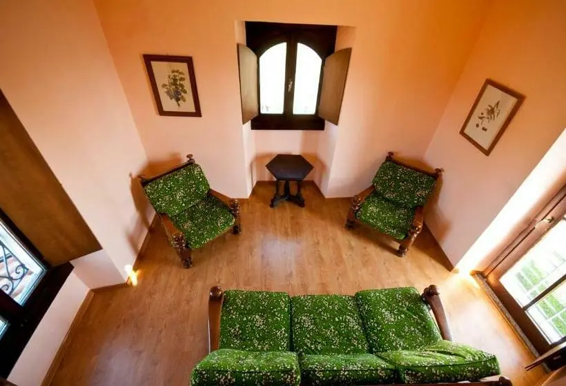 Perhehuone, Agriturismo Monterosso