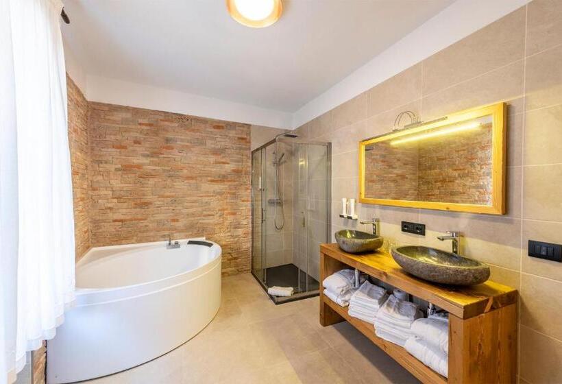 Апартаменты 1 Спальня с Балконом, Alpino Wellness & Spa