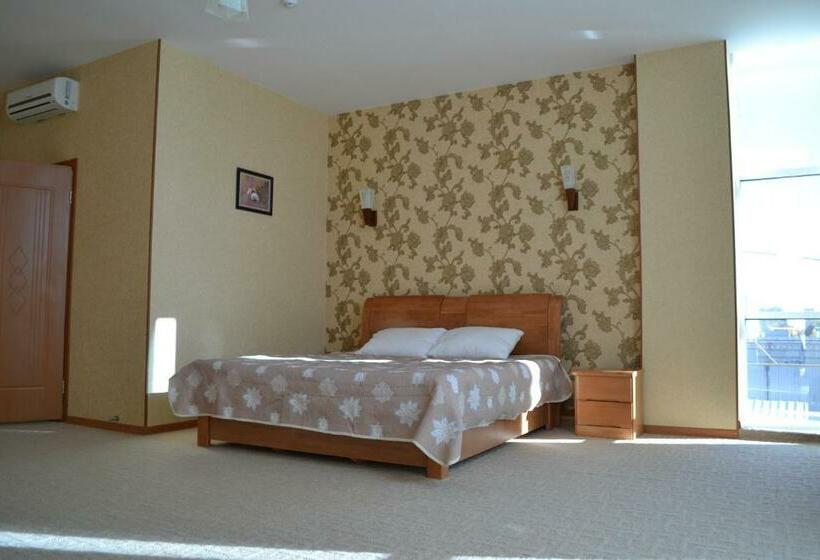 سوییت جونیور, Ayhan