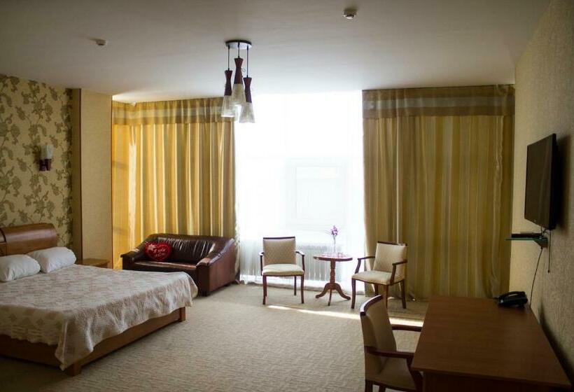 سوییت جونیور, Ayhan