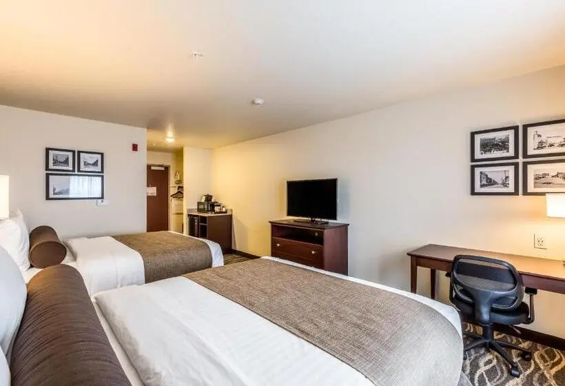 Standard Neljän Hengen Huone, Cobblestone Hotel & Suites Chippewa Falls
