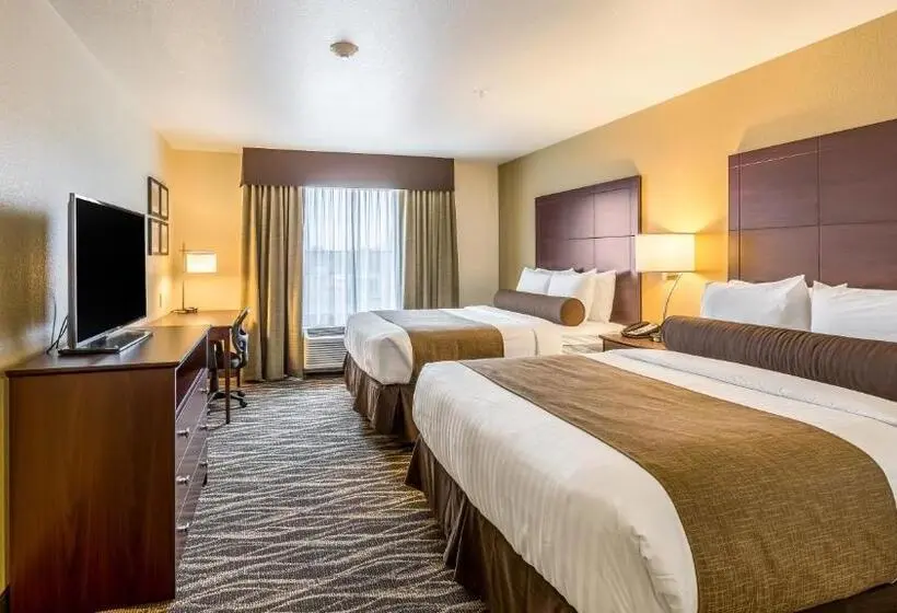 Standard Neljän Hengen Huone, Cobblestone Hotel & Suites Chippewa Falls