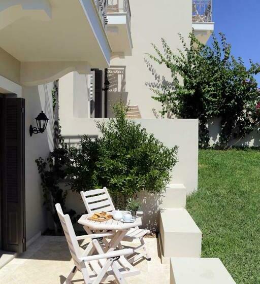 غرفة قياسية إطلالة جانبية علي البحر, Costa Rossa  Adults Only