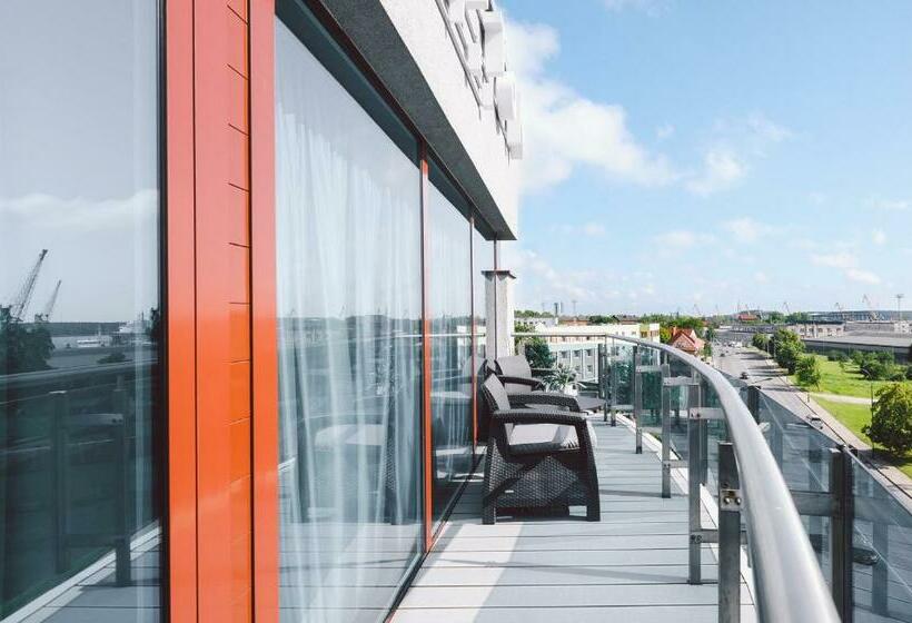 سوئیت پرزیدنت, Dunetton Self Checkin