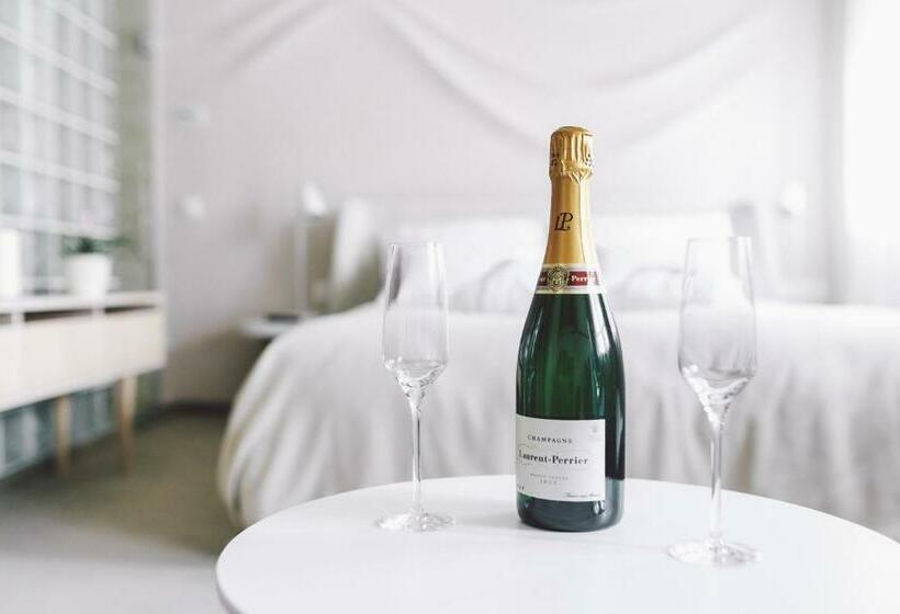 سوییت, Dunetton Self Checkin