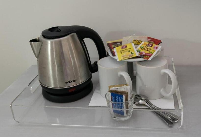 חדר סטנדרט לארבעה, Masseria Mazzetta Salento Corte Del Falconiere B&b