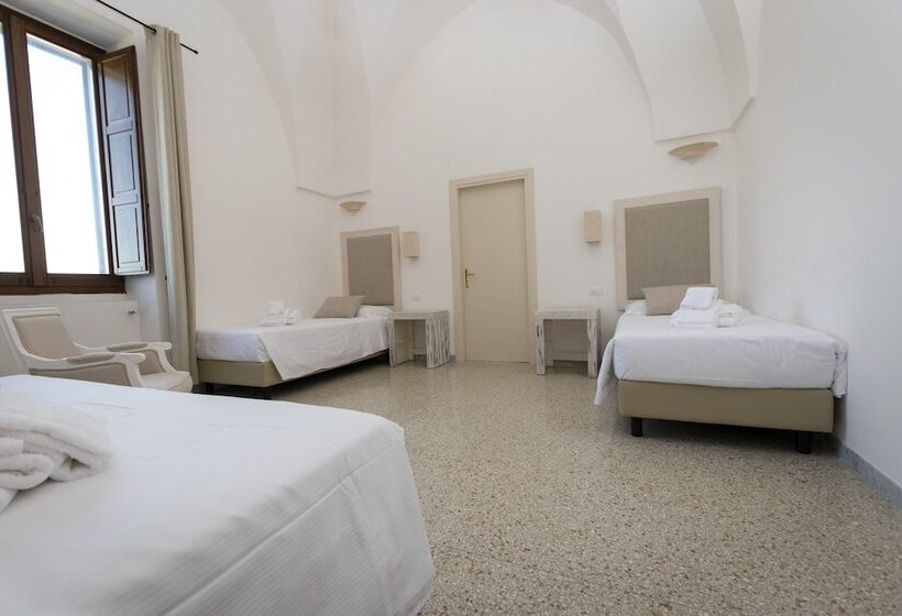 חדר סטנדרט לארבעה, Masseria Mazzetta Salento Corte Del Falconiere B&b