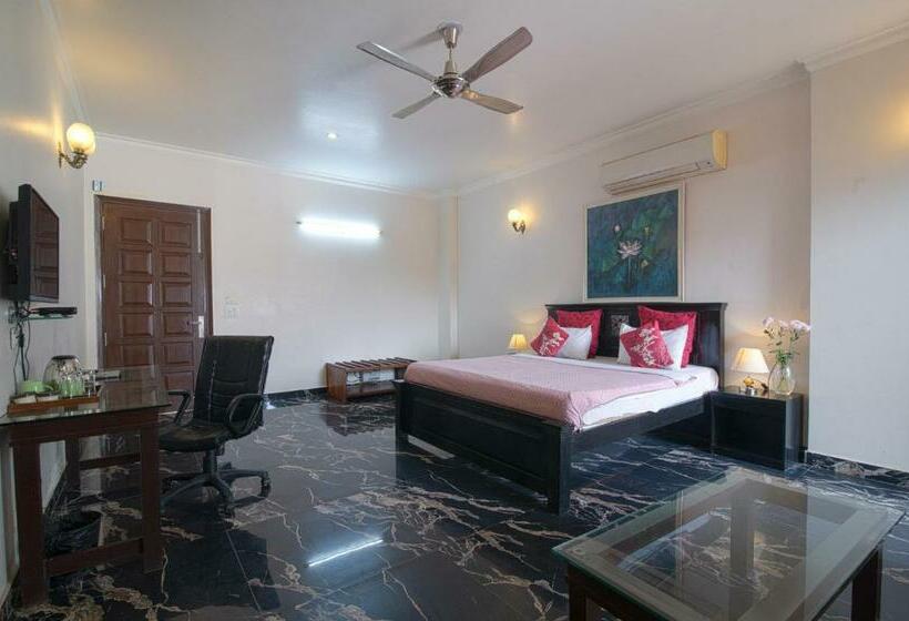 Standard Studio, Perch Arbor Suites