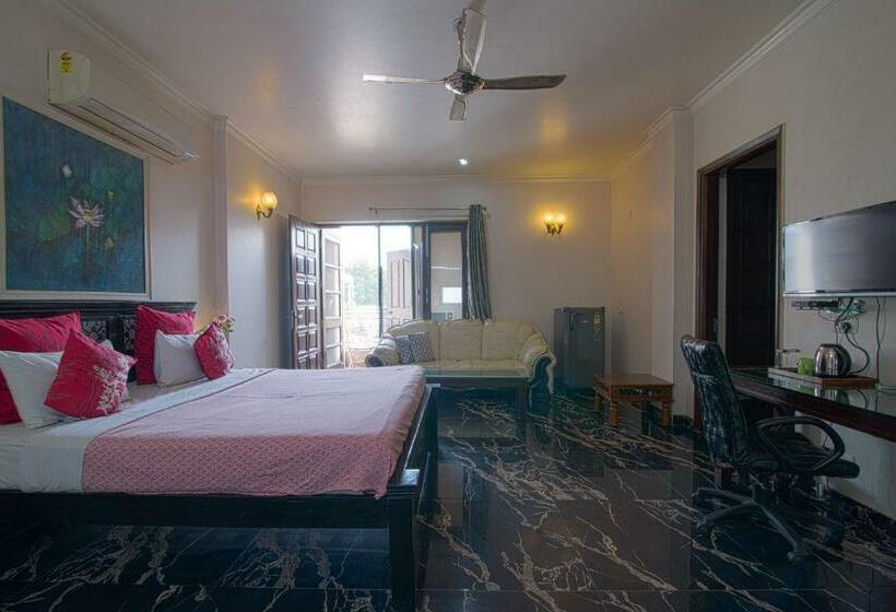 Standard Studio, Perch Arbor Suites