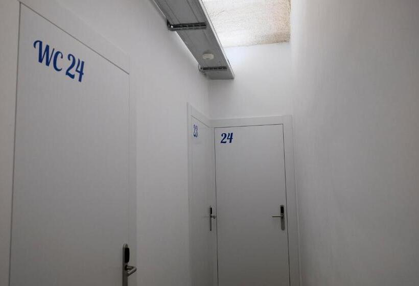 اتاق استاندارد یک نفره, Pigal