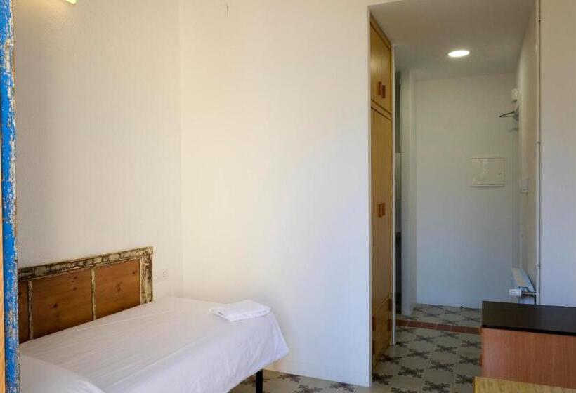 اتاق استاندارد یک نفره, Pigal