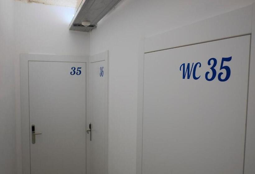 اتاق استاندارد یک نفره, Pigal