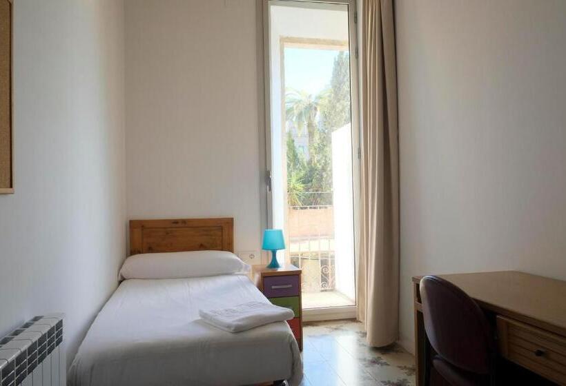 اتاق استاندارد یک نفره, Pigal