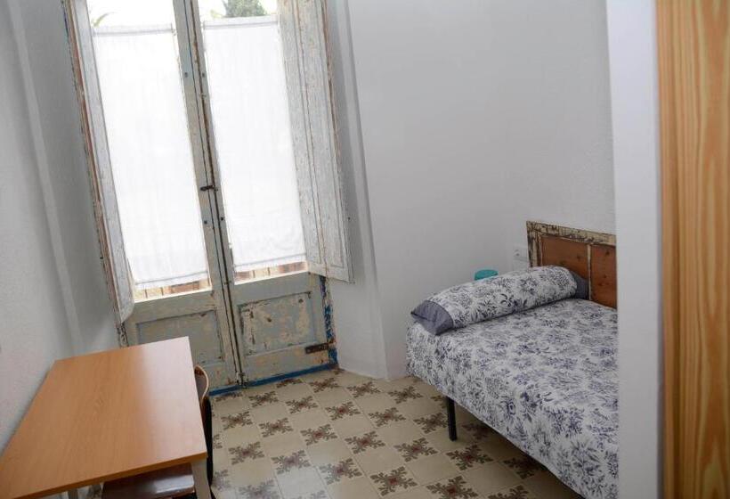 اتاق استاندارد یک نفره, Pigal