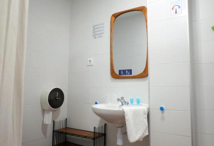 اتاق استاندارد یک نفره, Pigal