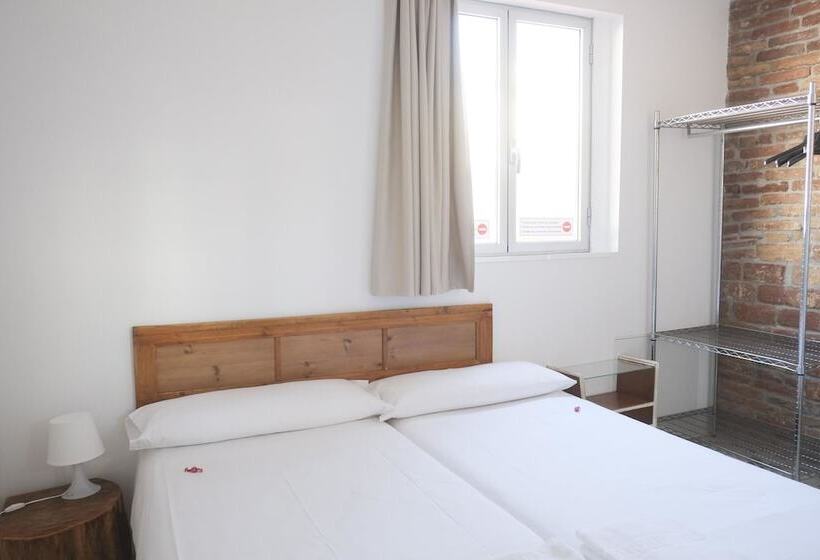 اتاق استاندارد, Pigal