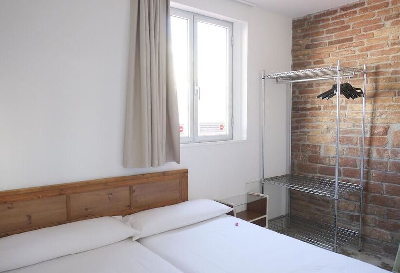 اتاق استاندارد, Pigal