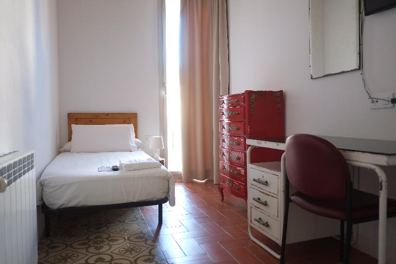 اتاق استاندارد یک نفره, Pigal