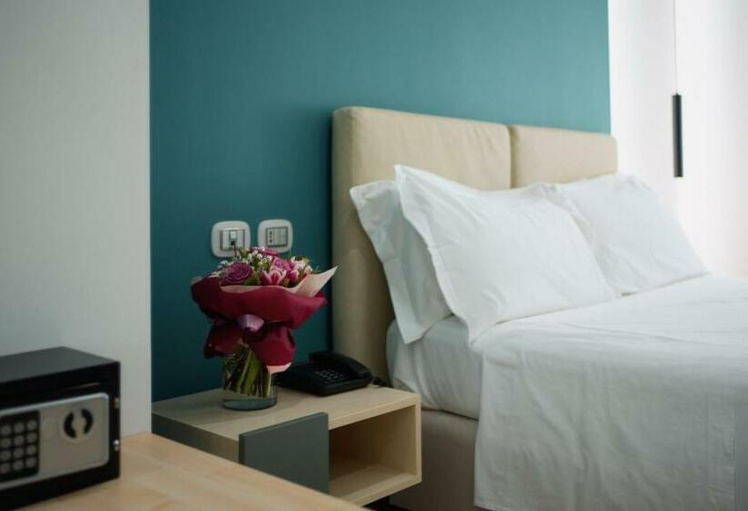 اتاق راحتی, Plana